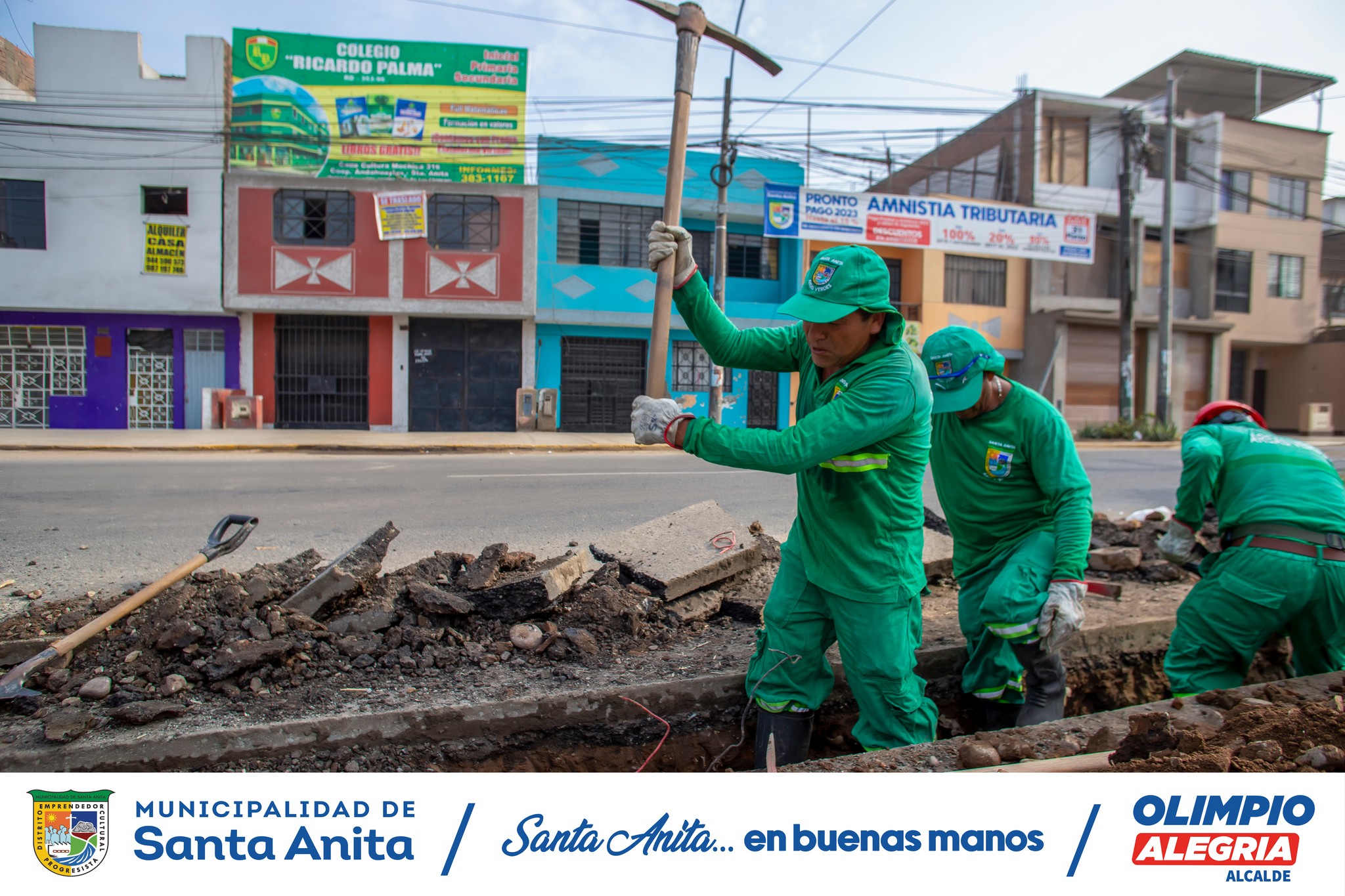 Ahora nuestro personal de Áreas Verdes de la Municipalidad de Santa Anita realizó mejoramiento y cambio de tuberías de canal de regadío de los parques en la Av. Santiago de Chuco - Cooperativa Universal. Seguimos trabajando por el bienestar de nuestro distrito.