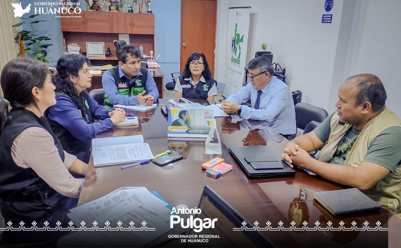 Funcionarios del Gorehco en reunión con el representante de Devida