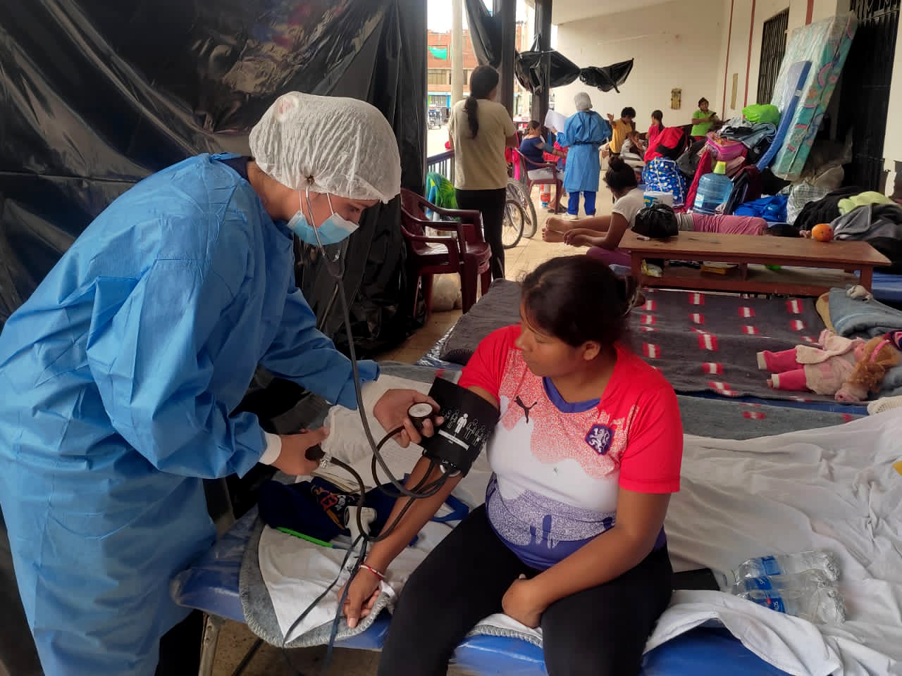 Brigadas de salud continúan atendiendo personas afectadas por lluvias en Lambayeque