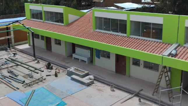 Alertan que falta de aprobación de expediente adicional motivó paralización de obra educativa