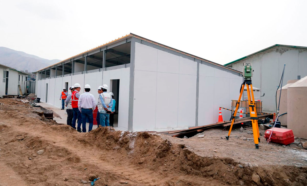 Supervisamos implementación de módulos prefabricados para estudiantes de la IE 1255 en Huaycán