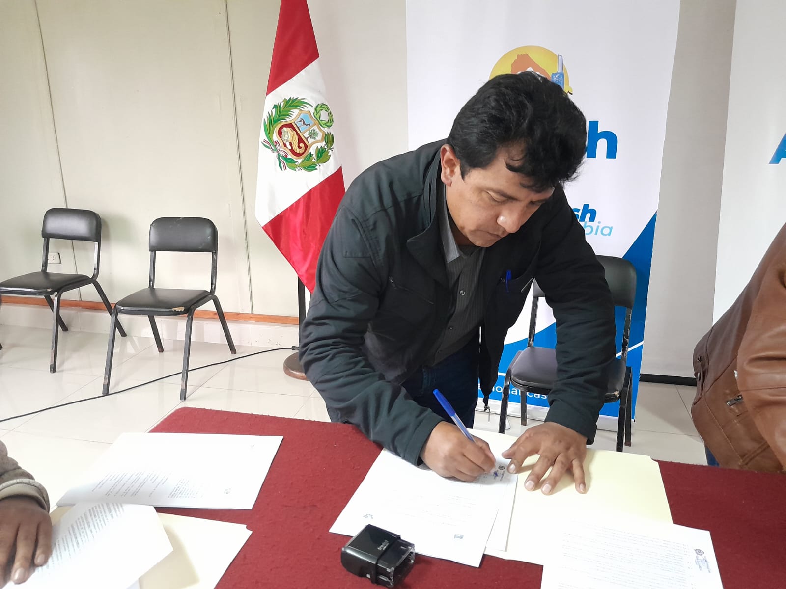 firma importante convenio con el Gobierno Regional de Ancash.