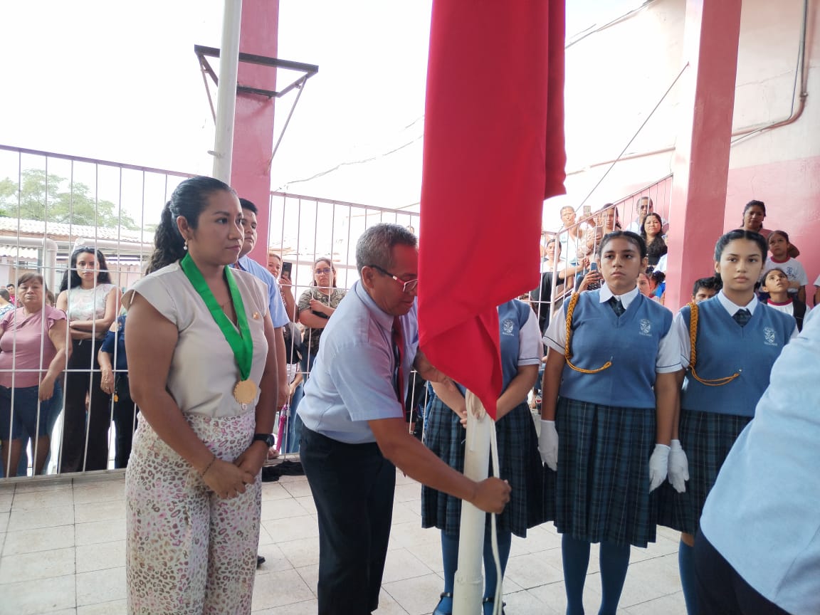 MUNICIPALIDAD DE SULLANA PRESENTE EN LA APERTURA DEL AÑO ESCOLAR DEL COLEGIO LAS CAPULLANAS
