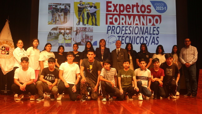 MVCS: jóvenes de escasos recursos fueron becados para seguir carrera técnica en Sencico