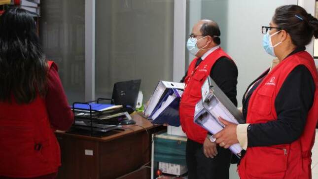 Contraloría identifica vulneración de norma para contratación  de consultores en la Red de salud 