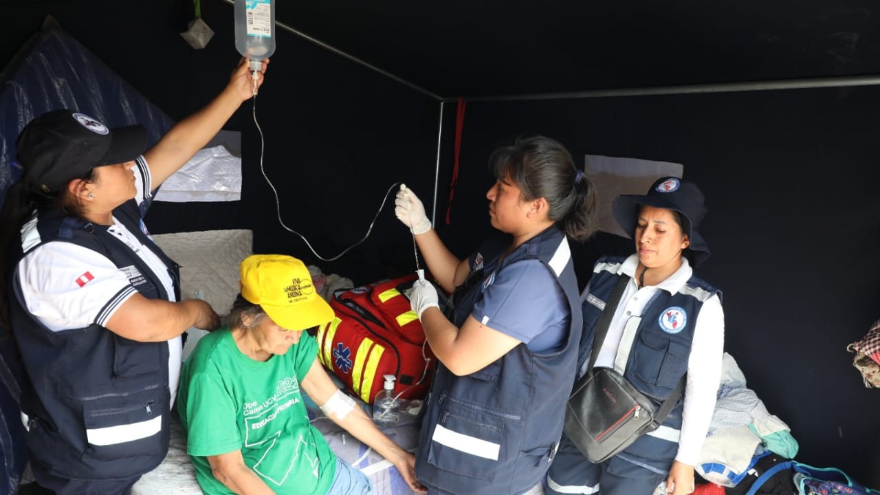 Minsa atendió a más de 2000 personas afectadas por desborde del río chillón en Lima norte 