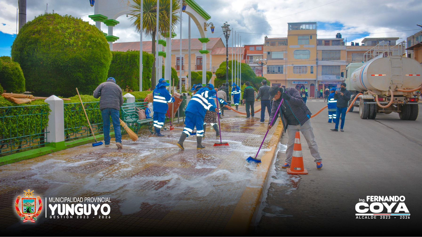 Realizan Labor de Limpieza en la Plaza de Armas de Yunguyo