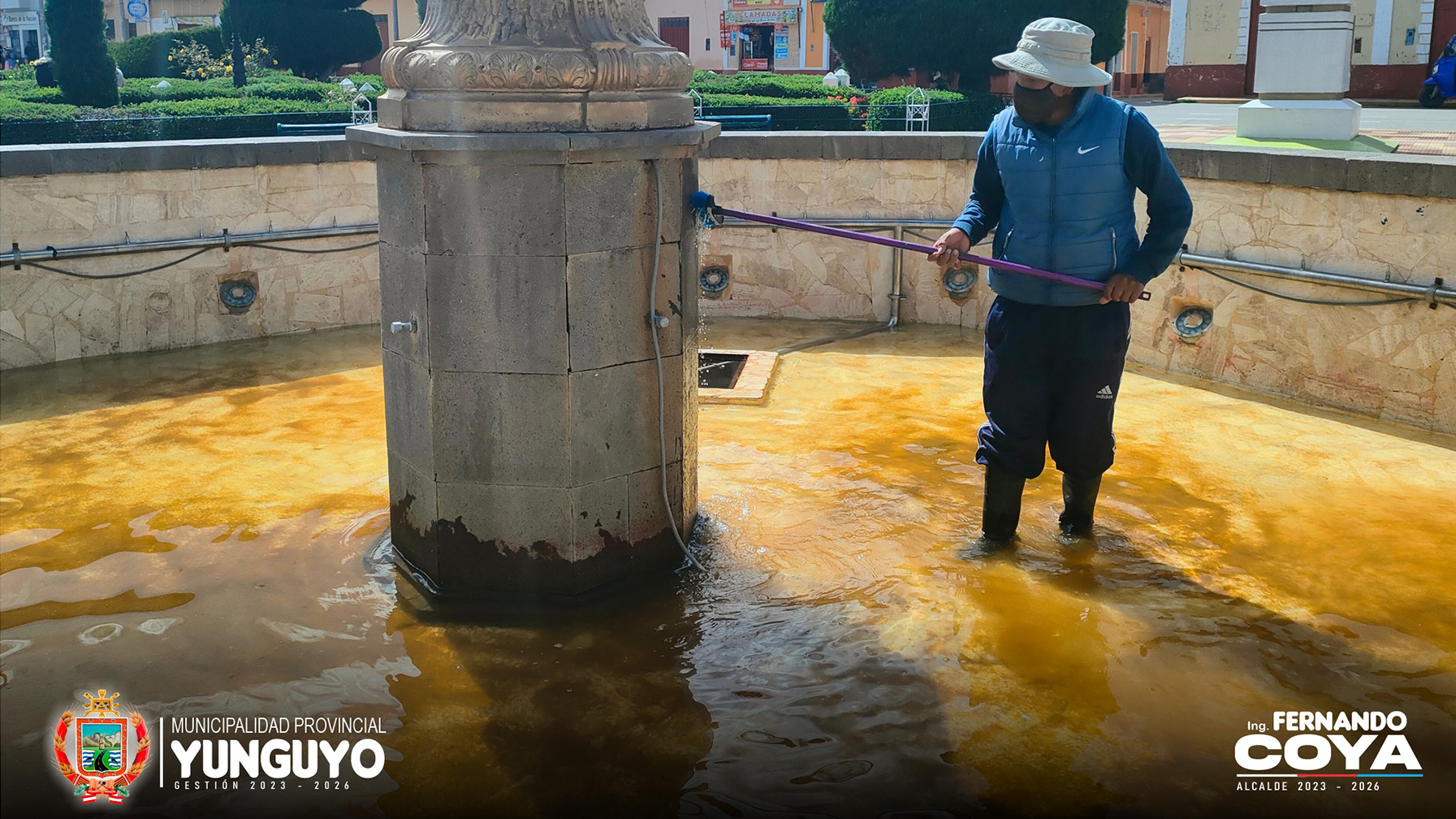 Realizan Labor de Limpieza en la Plaza de Armas de Yunguyo