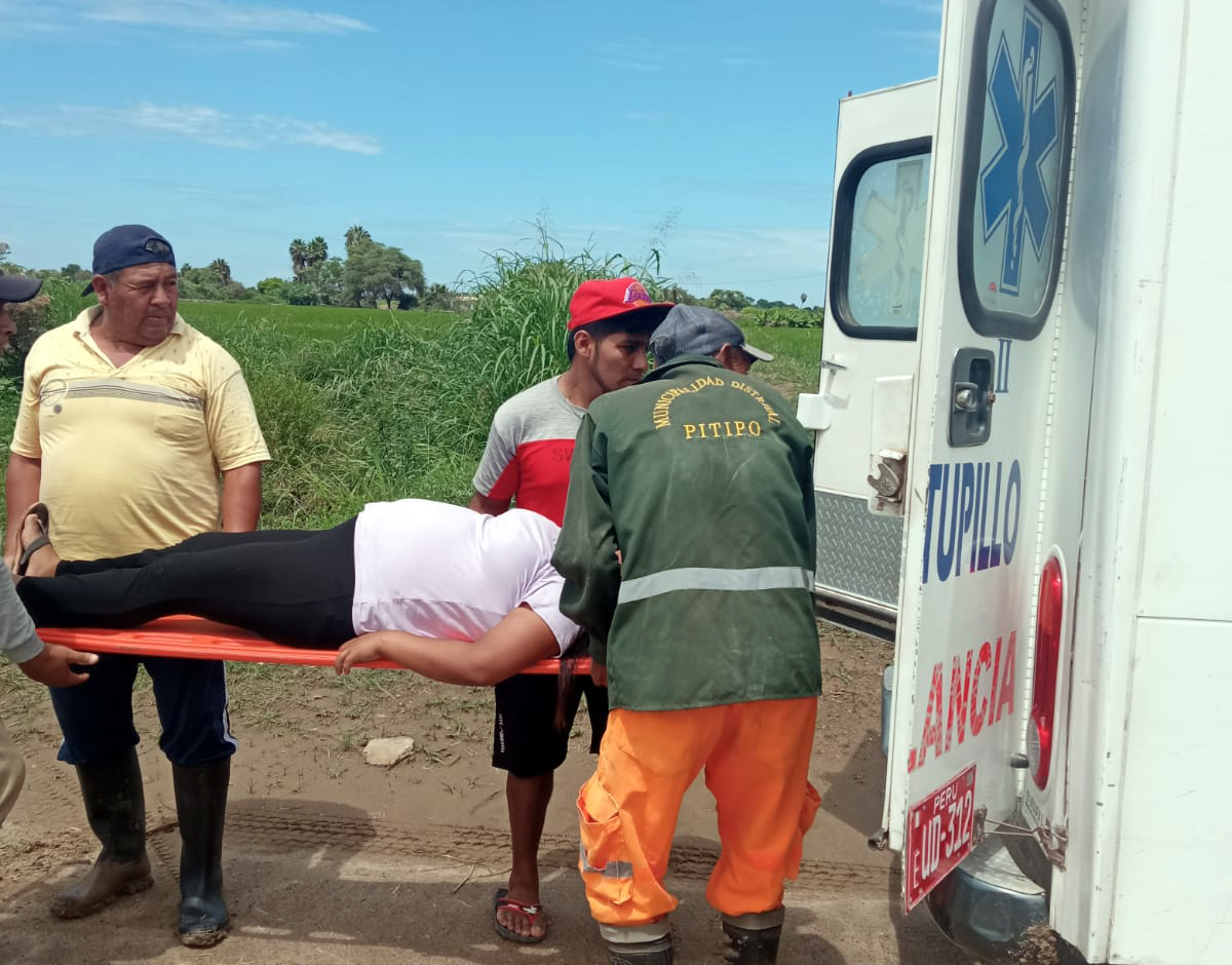 Salvan a embarazada de alto riesgo aislada por lluvias