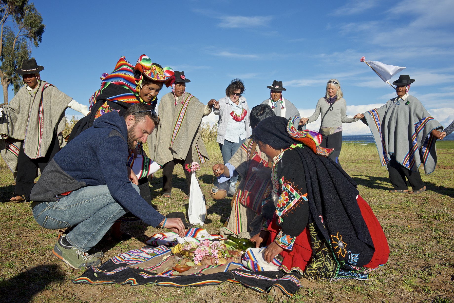 TRIBUTO A LA TIERRA TURISMO COMUNITARIO RAQCHI.