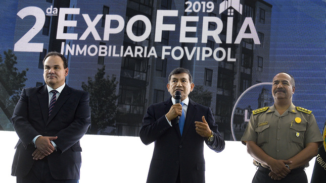 Ministro Morán anuncia adjudicación de más de dos mil viviendas para familia policial.