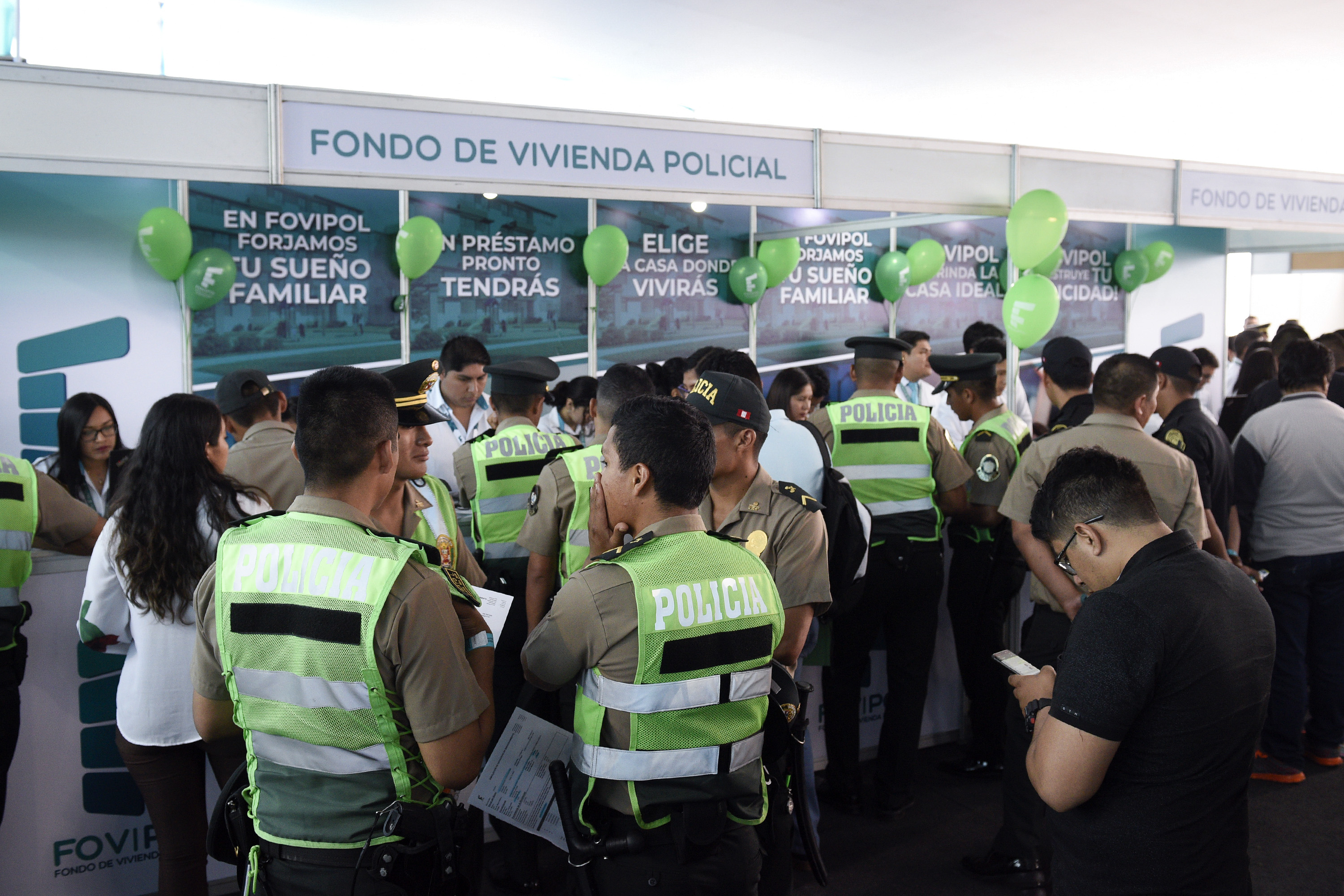 Ministro Morán anuncia adjudicación de más de dos mil viviendas para familia policial.