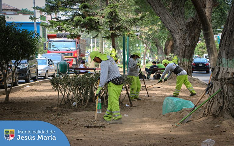 ¡Seguimos trabajando para embellecer nuestro distrito!