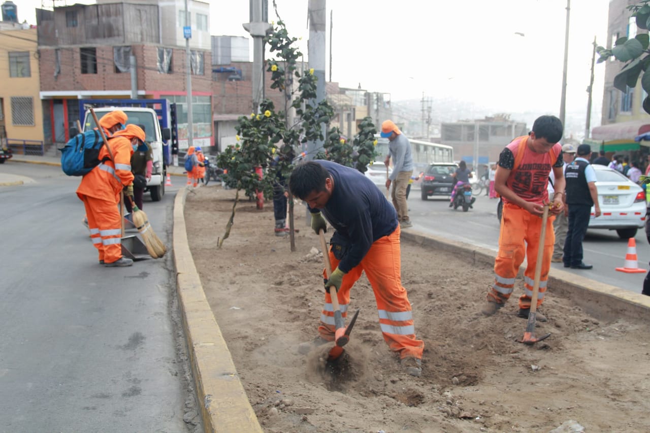 Personal llegó a la avenida Principal desde las 5 de la mañana