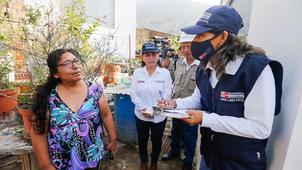 Minsa fumiga más de 700 viviendas del distrito de Lurigancho-Chosica