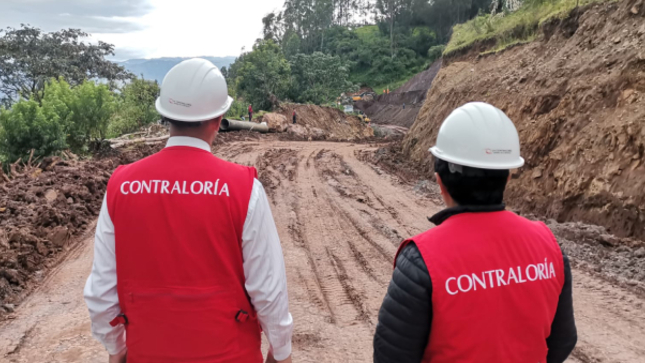 Auditores de la Contraloría verifican la ejecución de la contrucción de obra vial de Abancay