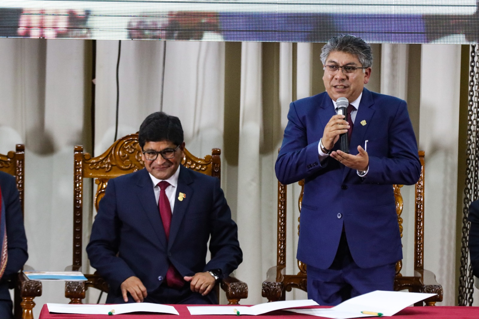 Gobernador regional de Cusco junto a su homólogo de Arequipa