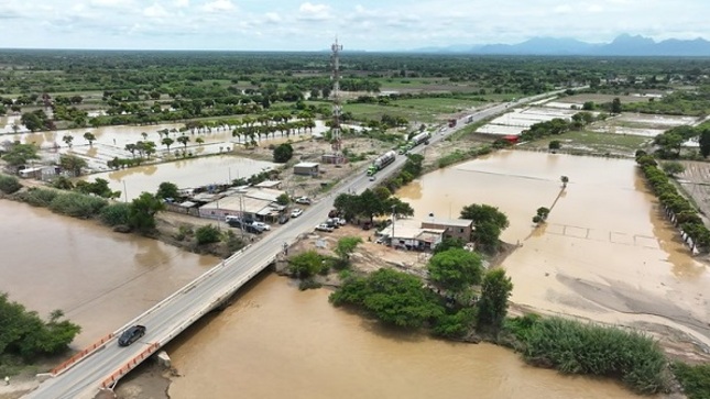 El contralor general, Nelson Shack, consideró urgente que las autoridades nacionales y subnacionales dispongan y ejecuten prontamente planes de rehabilitación de las zonas afectadas por los desastres naturales, con la finalidad de evitar, en el corto plazo, mayores daños a la población aledaña cuando se repitan dichos fenómenos.