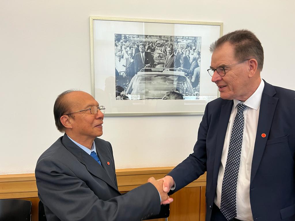 Viceministro de Electricidad, Jaime Luyo, participó en evento en Alemania