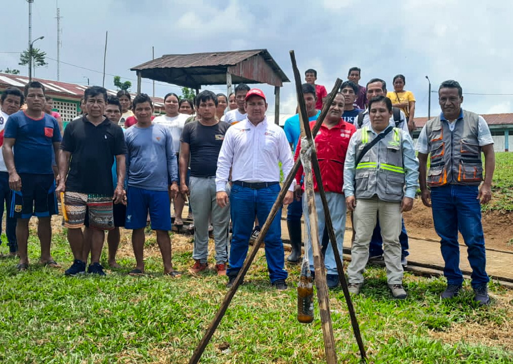 Loreto: Colocan primera piedra de obra de agua y saneamiento en comunidad nativa de Copal Urco