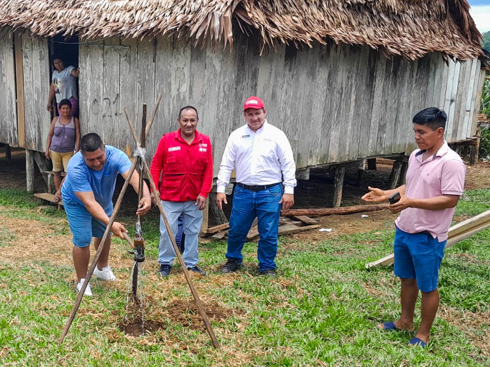 Loreto: Colocan primera piedra de obra de agua y saneamiento en comunidad nativa de Copal Urco
