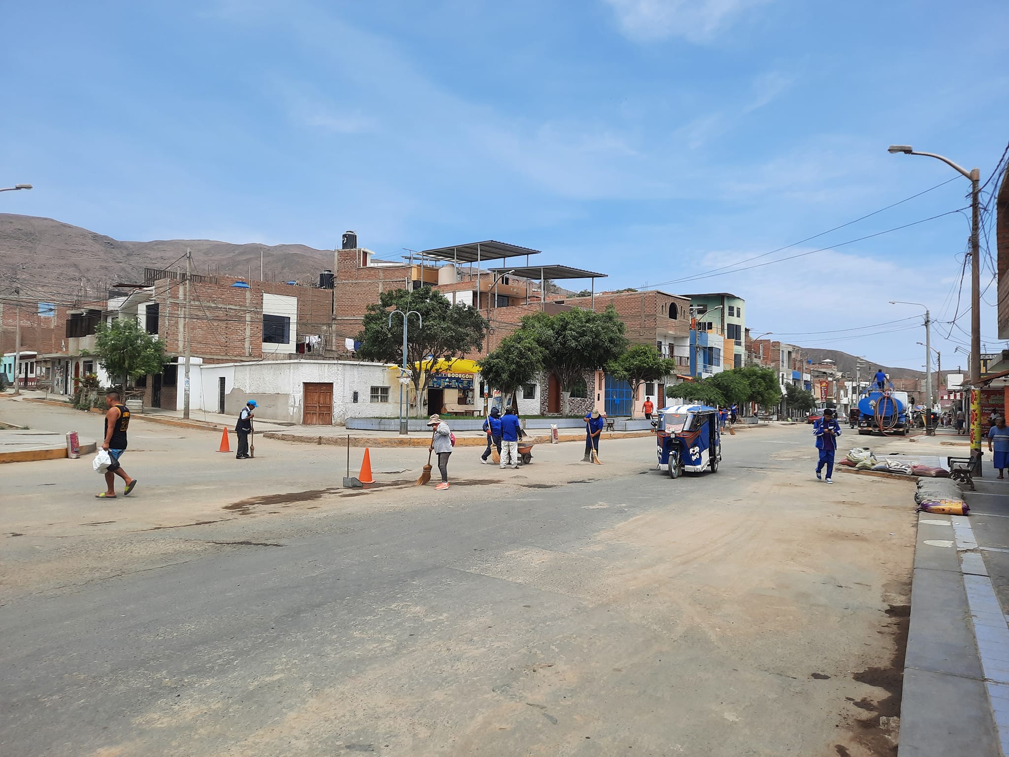 Foto de los funcionarios en la segunda campaña de limpieza 1