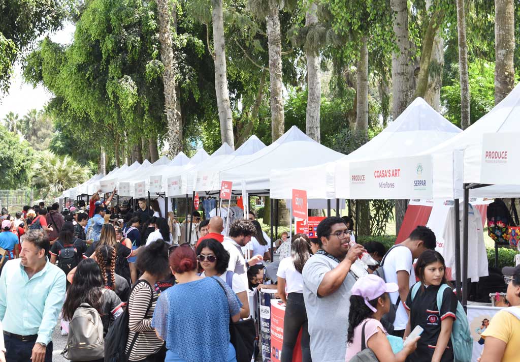 Ciudadanos acudieron masivamente a feria “Perú Produce” en Villa El Salvador
