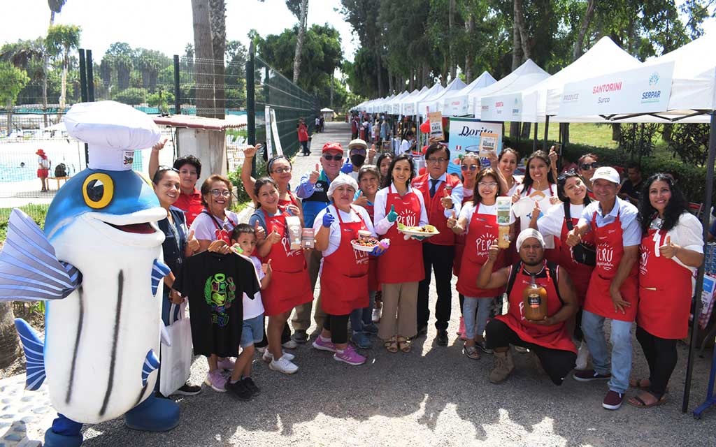 Autoridades en inauguración de feria “Perú Produce” en Villa El Salvador