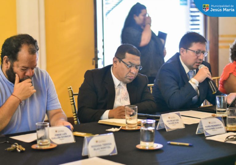 El alcalde junto a sus regidores tomaron importantes decisiones para continuar con el desarrollo del distrito.