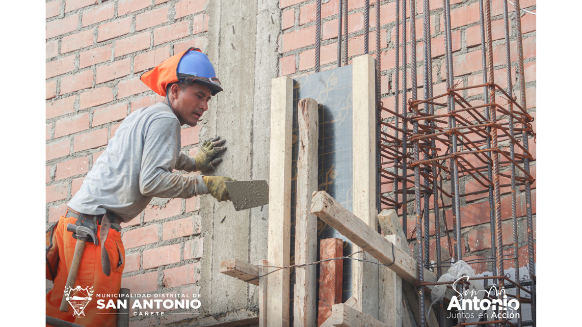 Avanzan trabajos de construcción del nuevo complejo deportivo de San Antonio