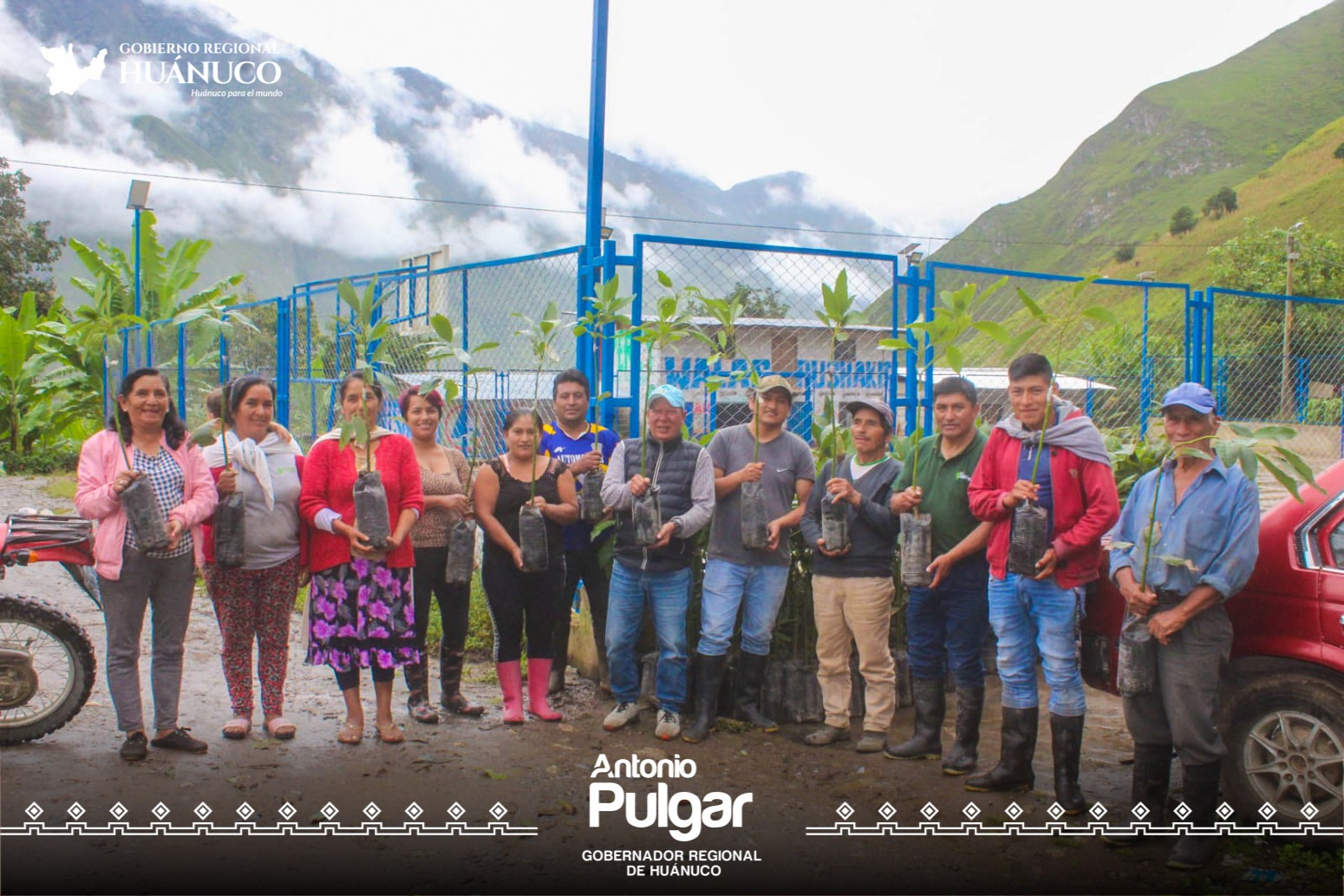Entrega de palto de Hass y Fuerte a la Asociación de Productores Agropecuarios Proagro Oro Verde, del caserío de Rinconada.