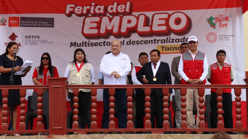 Ministro Alfonso Adrianzén inaugura Feria del Empleo en la provincia de Jorge Basadre