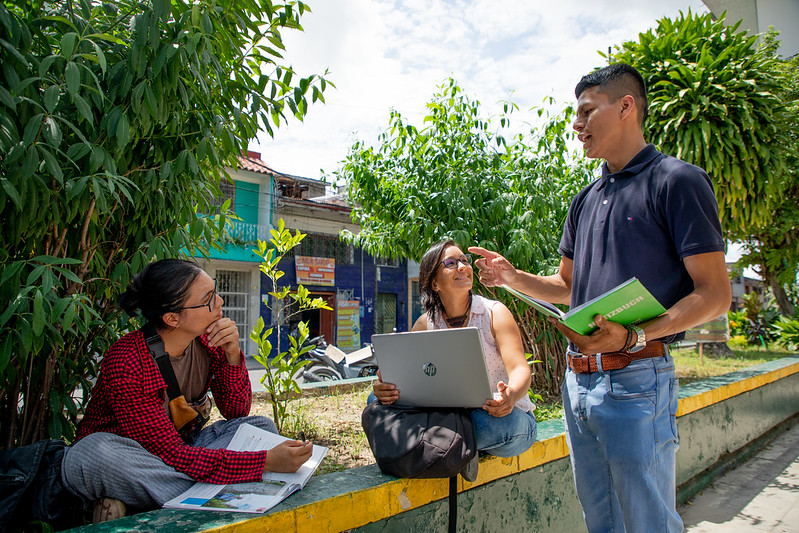 Raúl y sus compañeros de la Universidad Nacional de la Amazonía Peruana.