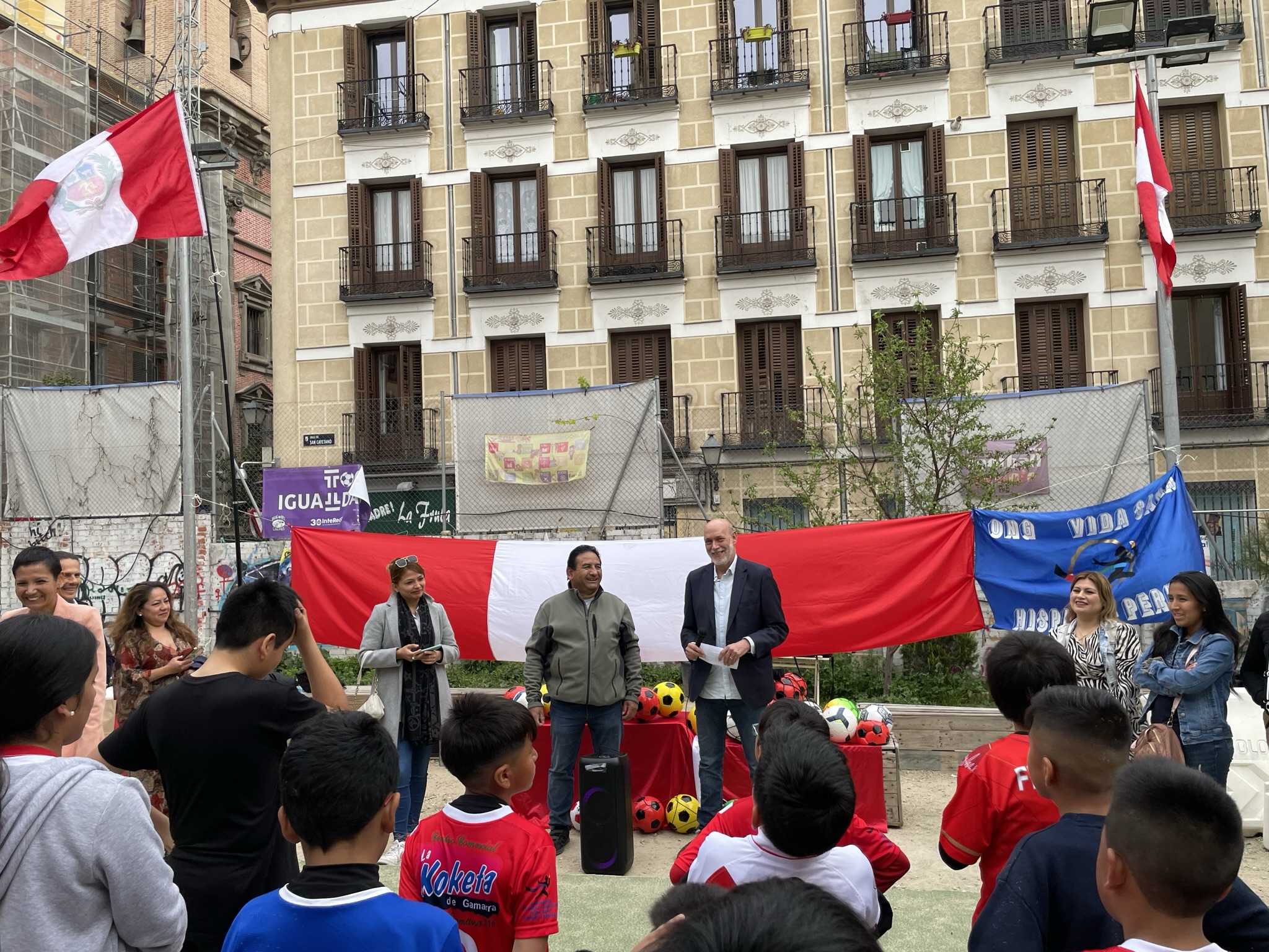 Empresarios peruanos promueven el deporte en los niños peruanos en Madrid