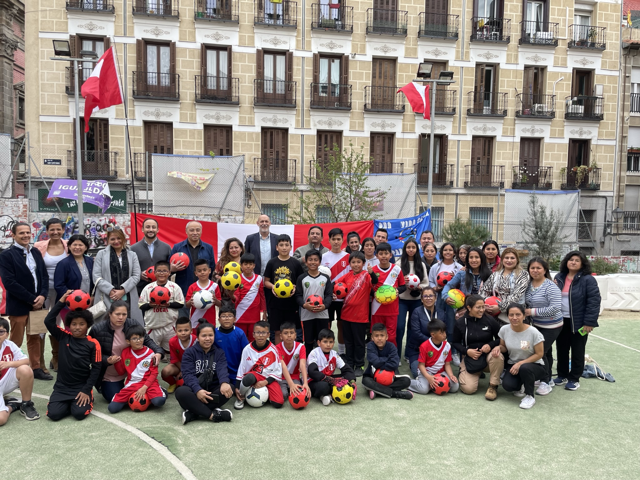 Empresarios peruanos promueven el deporte en los niños peruanos en Madrid