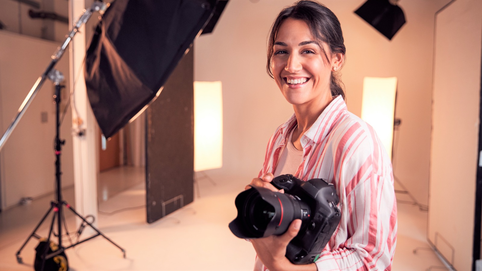 Conoce los premios que ofrece el Concurso Nacional de Fotografía para mujeres que realiza el Indecopi