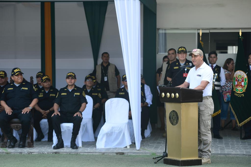 Ministro Vicente Romero participó en ceremonia de inauguración de 14 cursos especializados.