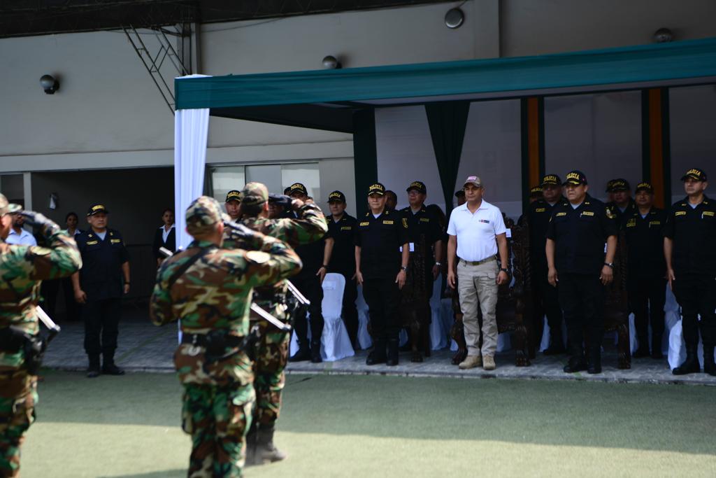 Ministro Vicente Romero participó en ceremonia de inauguración de 14 cursos especializados.