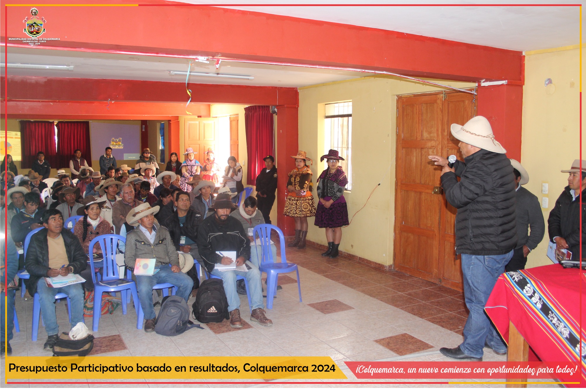 La Municipalidad Distrital de Colquemarca realizó el Presupuesto Participativo Basado en Resultados Colquemarca 2024. El evento contó con la participación del Alcalde Prof. Santos Oviedo Ataucuri, la plana de Regidores, equipo técnico, sociedad civil organizada, así como alcaldes de centros poblados y presidentes comunales. El Alcalde Prof. Santos Oviedo Ataucuri destacó la importancia de la participación ciudadana en la toma de decisiones y se mostró satisfecho con los resultados obtenidos.
El objetivo principal del Presupuesto Participativo es involucrar a la ciudadanía en la toma de decisiones sobre la asignación de recursos para proyectos de desarrollo en nuestro distrito. En esta ocasión, los ciudadanos de Colquemarca pudieron presentar sus propuestas de proyectos y votar por los que consideraban prioritarios para sus comunidades.
El proceso de Presupuesto Participativo Basado en Resultados y Multianual permite asegurar que los proyectos seleccionados se alineen con los objetivos y prioridades de la comunidad y organización, y que se ejecuten de manera eficiente y efectiva para lograr resultados concretos y medibles.
El Presupuesto Participativo es una herramienta fundamental para fortalecer la democracia y la transparencia en la gestión pública. En Colquemarca estamos comprometidos en seguir promoviendo la participación ciudadana en la toma de decisiones para mejorar la calidad de vida de nuestra comunidad.
En el evento también se realizó la elección de los miembros del Concejo de Coordinación Local – CCL, el cual lo conforman: Desde la Municipalidad, el Alcalde y Regidores. Representantes de la Sociedad Civil Organizada, Arturo Quispesivana Oviedo, Zenón Chicata Pacheco. De la misma forma se eligió a los representantes del Comité de Vigilancia Ciudadana (COVIC), los señores Cesar Augusto Jara Soto, Cristian Castro Calderón, Doris Angélica Choque y Julver Huamani. Todos ellos presentaron el juramento de desempeñar proactivamente su cargo en bien de nuestro Distrito.
La Municipalidad Distrital de Colquemarca, especialmente la Oficina de Planeamiento y Presupuesto, organizadores del evento, agradece a todos los ciudadanos que participaron en el proceso de Presupuesto Participativo Basado en Resultados y Multianual y se compromete a seguir trabajando de manera conjunta para lograr un desarrollo sostenible en el distrito.
¡Colquemarca, un nuevo comienzo con oportunidades para todos!
Prof. Santos Oviedo Ataucuri - Alcalde
Gestión 2023 - 2026