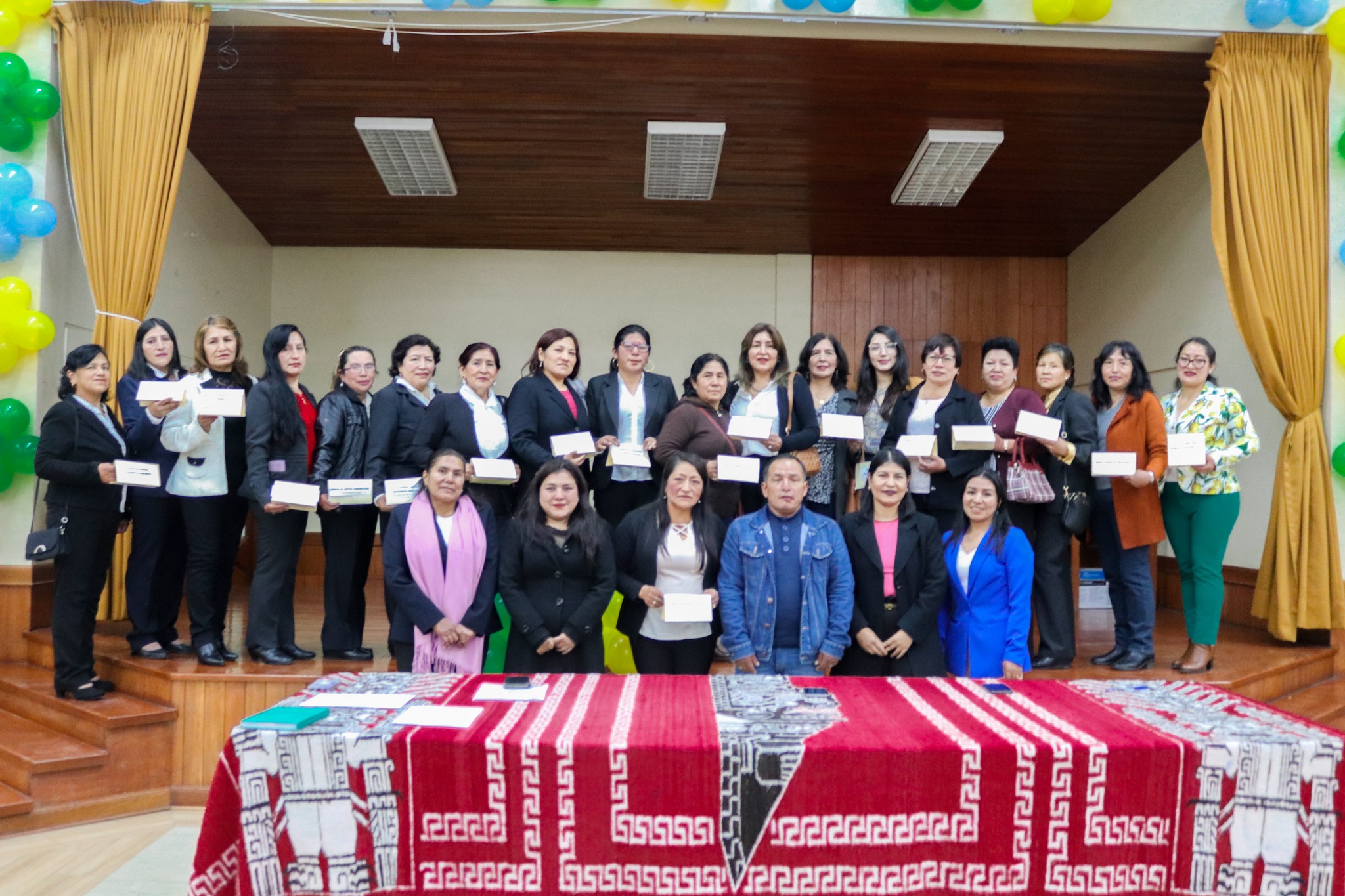 Mujeres empoderadas chavinas