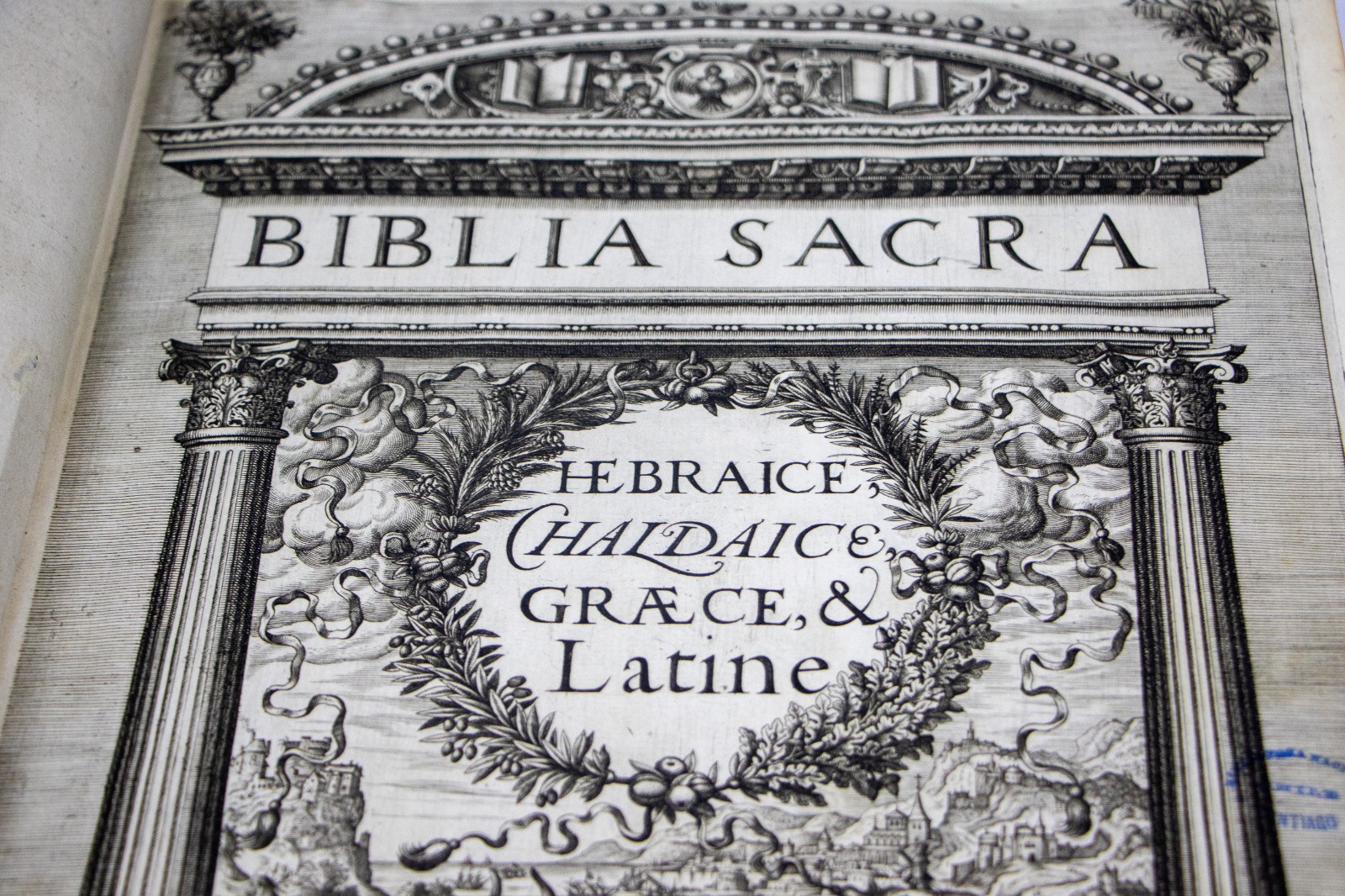 Ministerio de Cultura protege las biblias políglotas más importantes del siglo XVI europeo como Patrimonio Cultural de la Nación