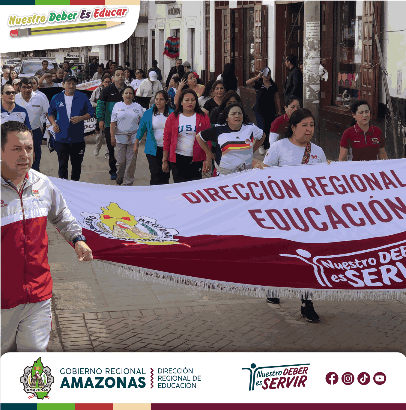 Como parte de la celebración por el día de la actividad física, la Dirección Regional de Educación Amazonas, a través del área de Educación Física de la Dirección de Gestión Pedagógica, y liderada por los profesores Percy Alvarado López y Jhoans Jossephy Guevara Aguilar, organizaron una caminata y trote para fomentar el cuidado de la salud por medio del ejercicio.
Esta acción también contó con la participación de la Dirección Regional de Salud Amazonas, Ugel Chachapoyas, Red de Salud Chachapoyas, Qalliwarma, Centro de Salud Mental Ayllu y el Instituto Perú, además de jóvenes y niños.
El director regional de educación Amazonas. Mg. José Luis Arista Tejada, expresó la importancia de promover y practicar la actividad física, pues esto es un impulso no solo para la salud sino también para vida.