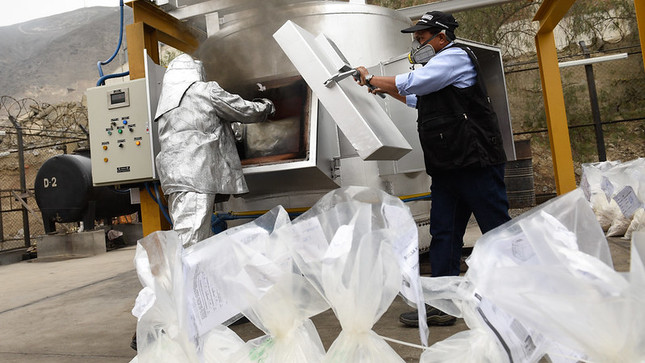 Más de 63 toneladas de droga decomisadas al narcotráfico en operativos policiales en todo el país fueron incineradas durante el 2019 por el Ministerio del Interior, superando ampliamente la meta de 37 toneladas prevista para este año.