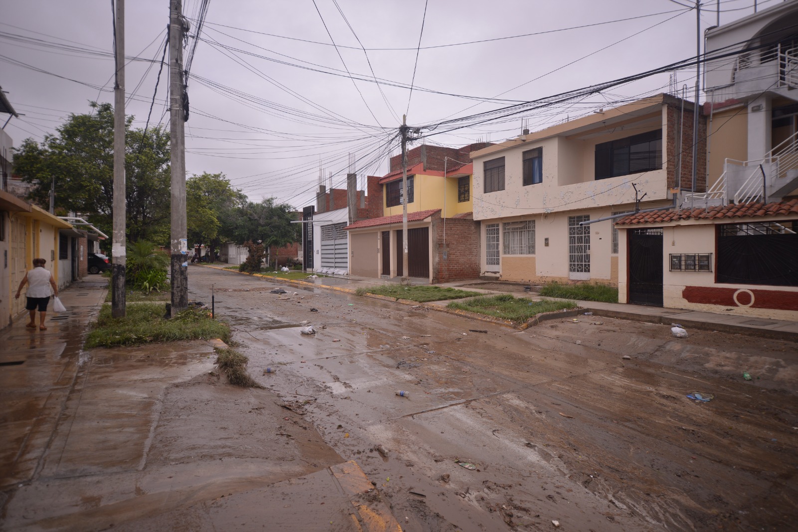 Ministerio de Vivienda intensifica labores de limpieza en zonas afectadas por lluvias en Piura