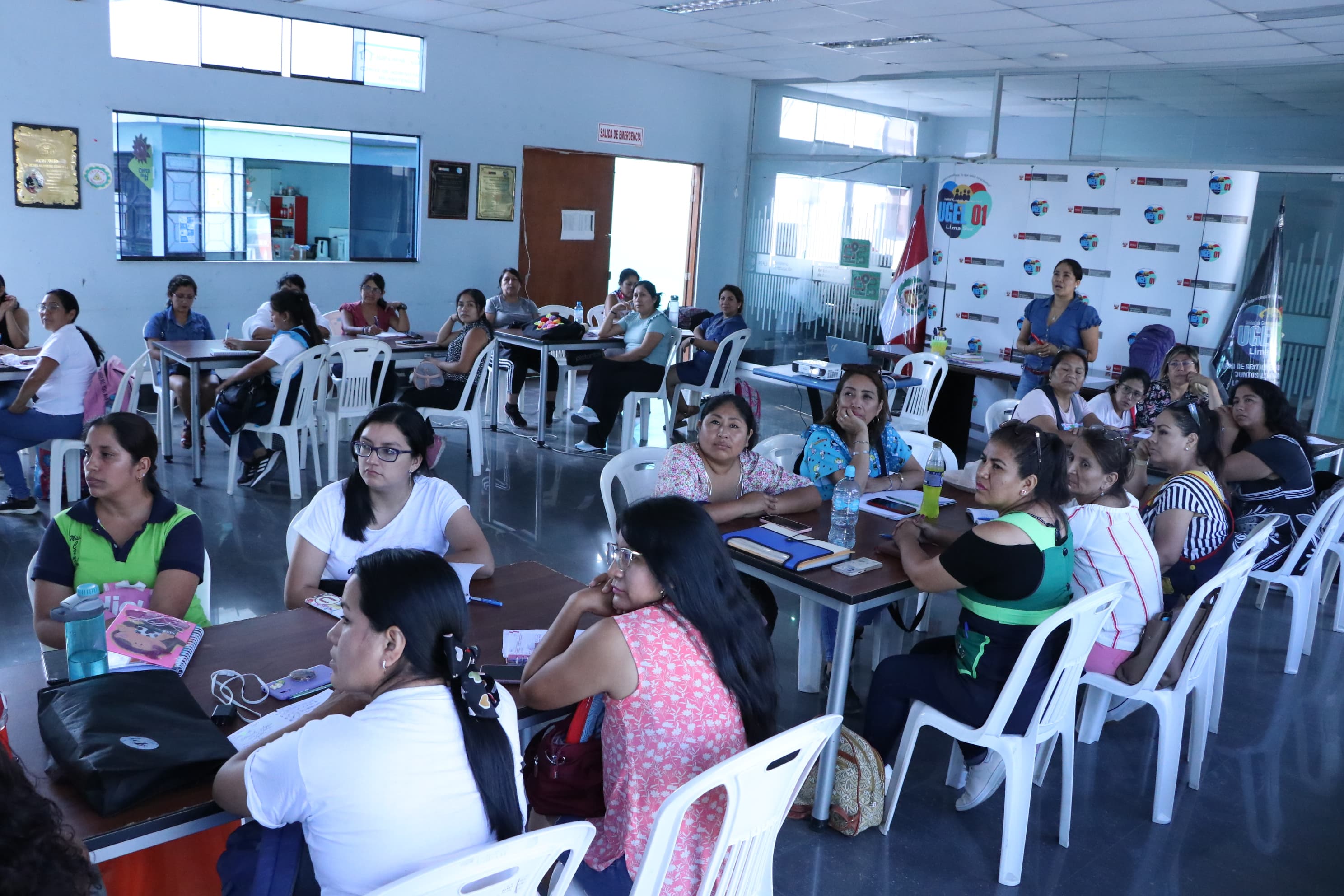 Taller de fortalecimiento pedagógico sobre el trabajo colegiado para profesoras encargadas de dirección de IIEE de Conversión – Nivel Inicial UGEL01