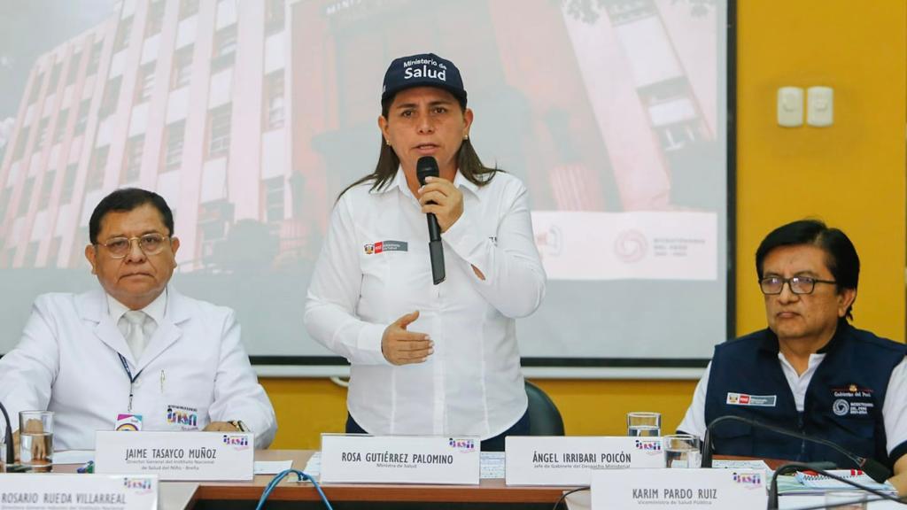 Ministra Gutiérrez: “Tomaremos las acciones correctivas contra el personal de salud que no esté al servicio de sus pacientes”
