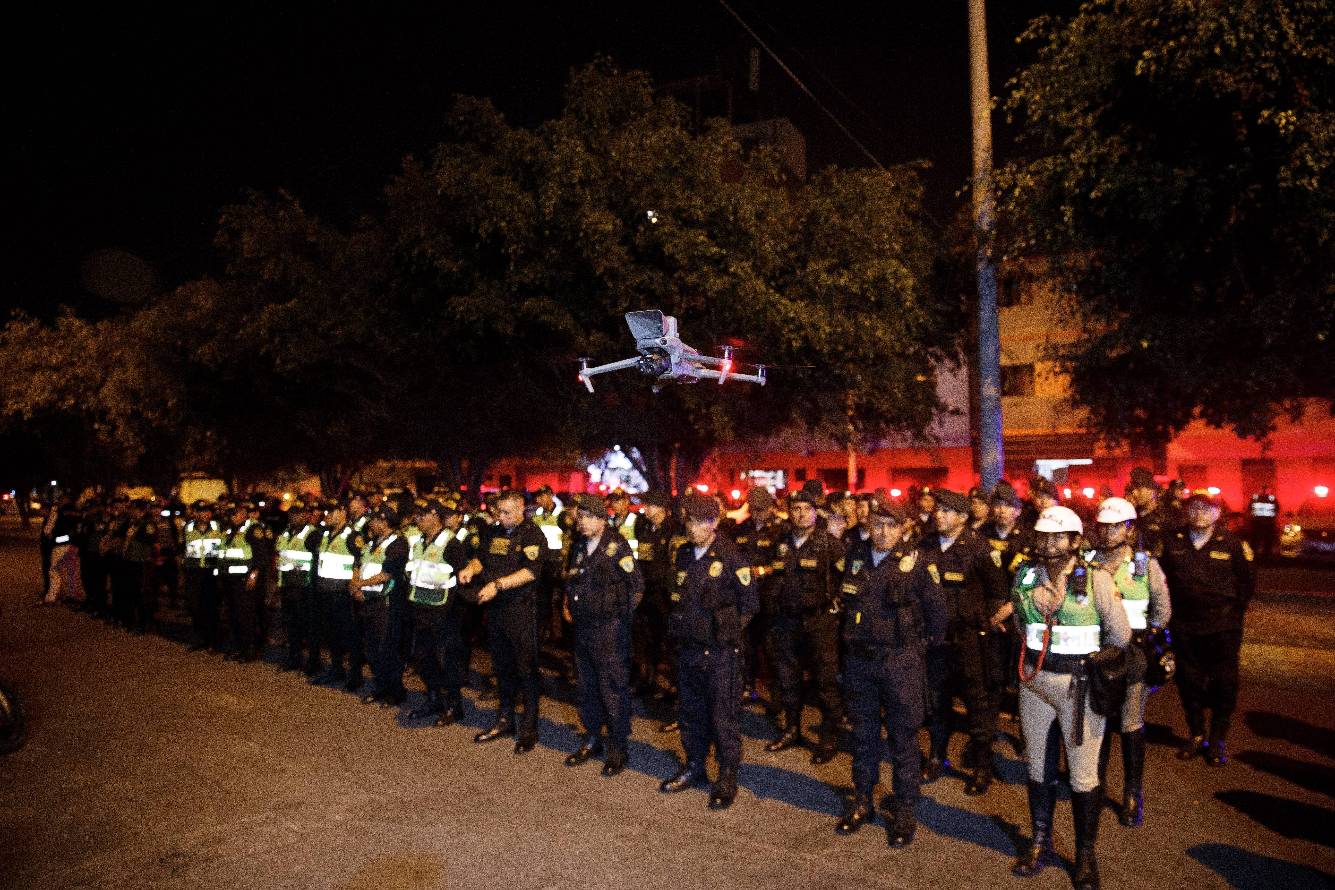 Trabajo articulado entre la Municipalidad de Surquillo y Policía Nacional desplegó más de 150 efectivos de distintas unidades especializadas.