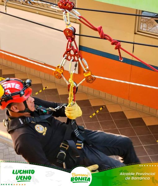 Efectivos de serenazgo participan de taller de rescate con cuerdas