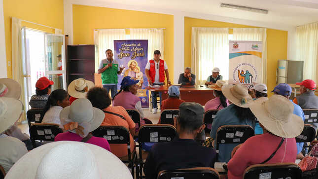 Los adultos mayores del distrito de Ite participaron de la primera reunión de Saberes Productivos del Programa Nacional de Asistencia Solidaria Pensión 65 a cargo del coordinador Lic. Erick Estrada.