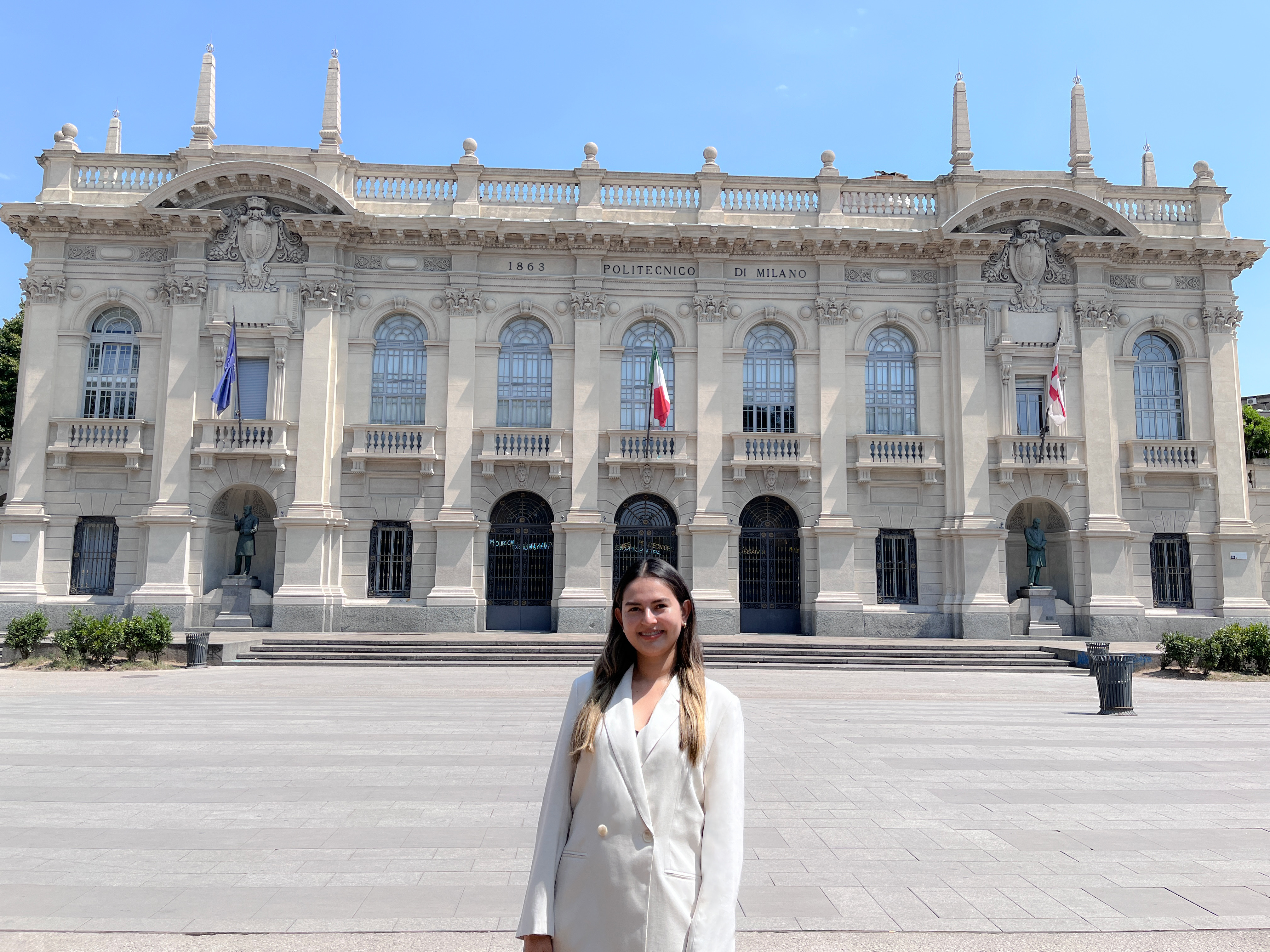 Keyla Checa en su pasantía del Politécnico de Milán, Italia.